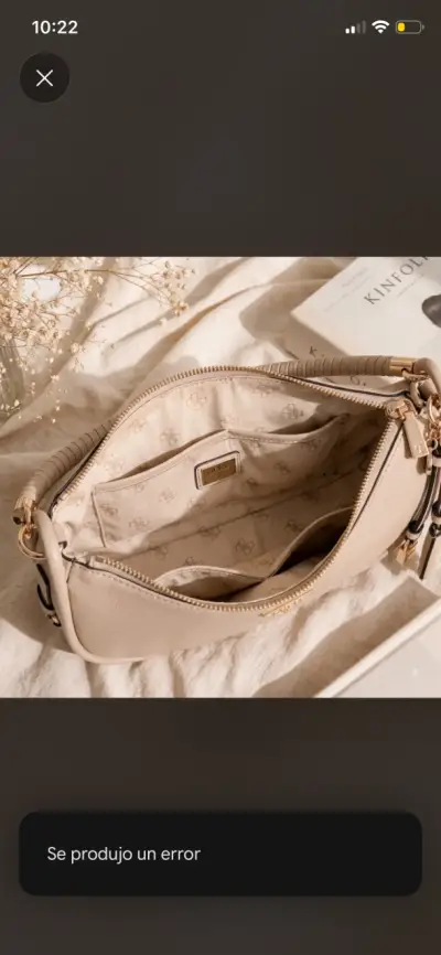 Cartera Guess beige con detalles dorados - miniatura 2