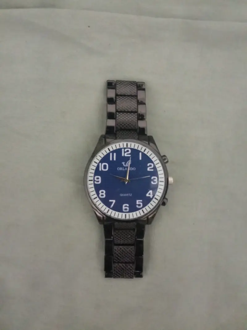 Reloj de pulsera Orlando azul con correa metálica