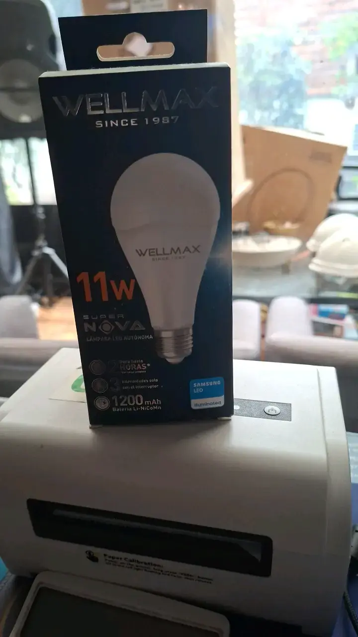 Lámpara LED Autónoma Wellmax 11W - 2