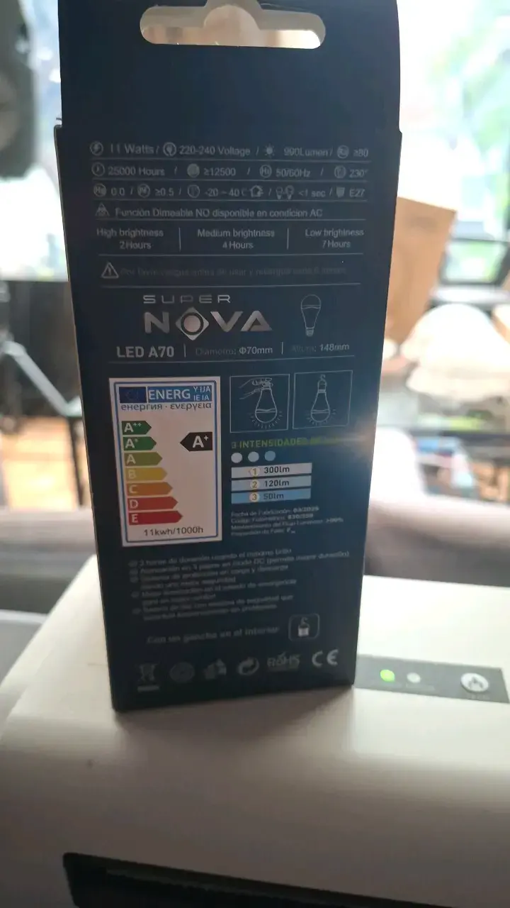Lámpara LED Autónoma Wellmax 11W - 3