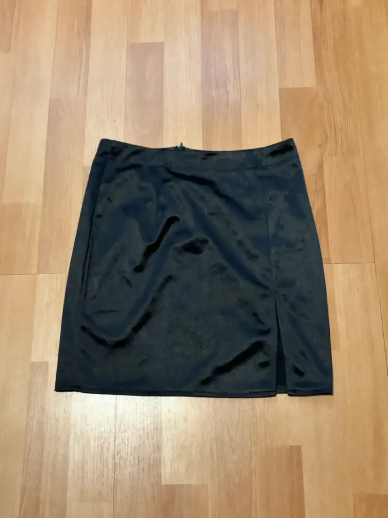 Falda corta negra elegante talla S