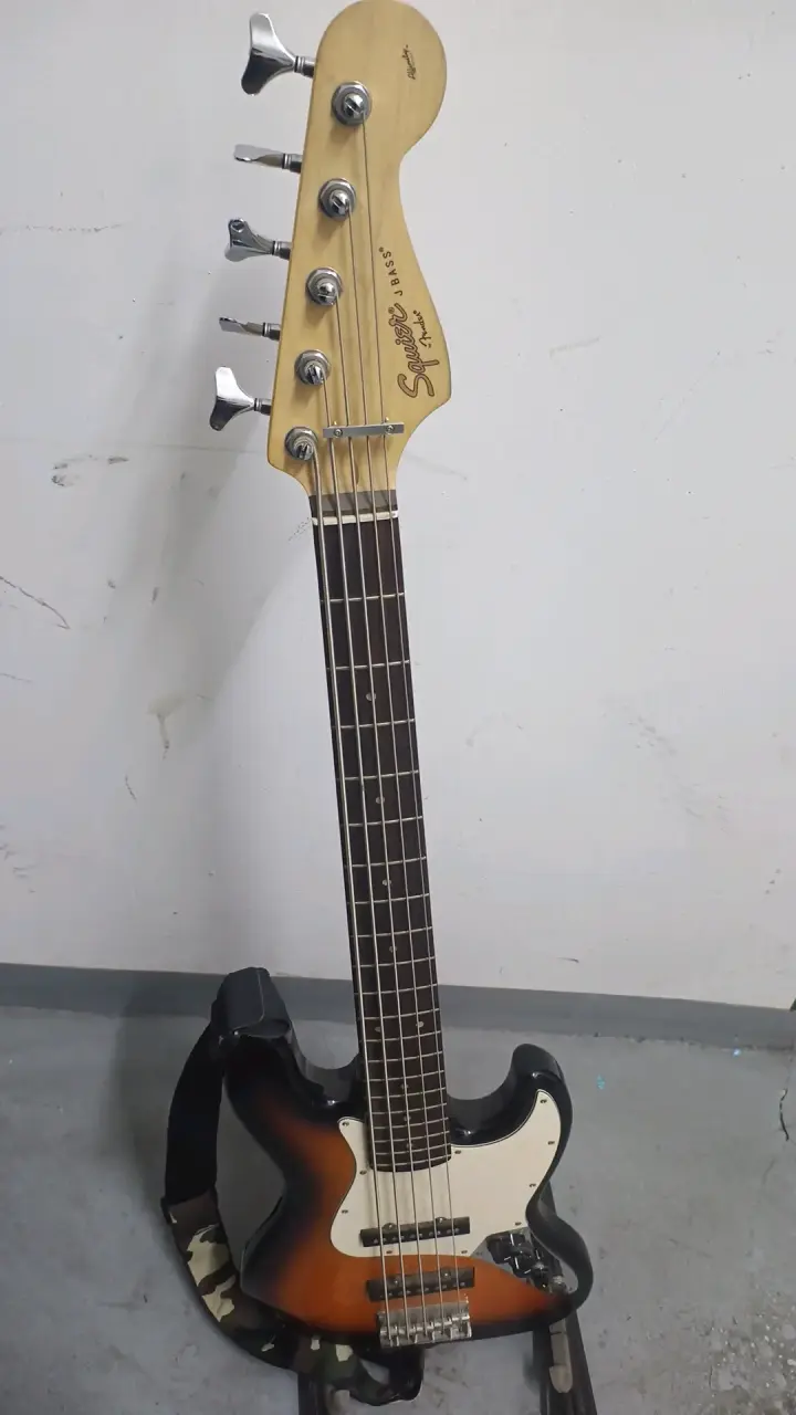 Bajo eléctrico Squier Jazz Bass 5 cuerdas - 2