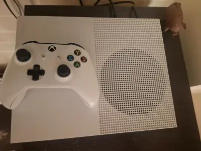 Consola Xbox One S con control blanco - miniatura 1