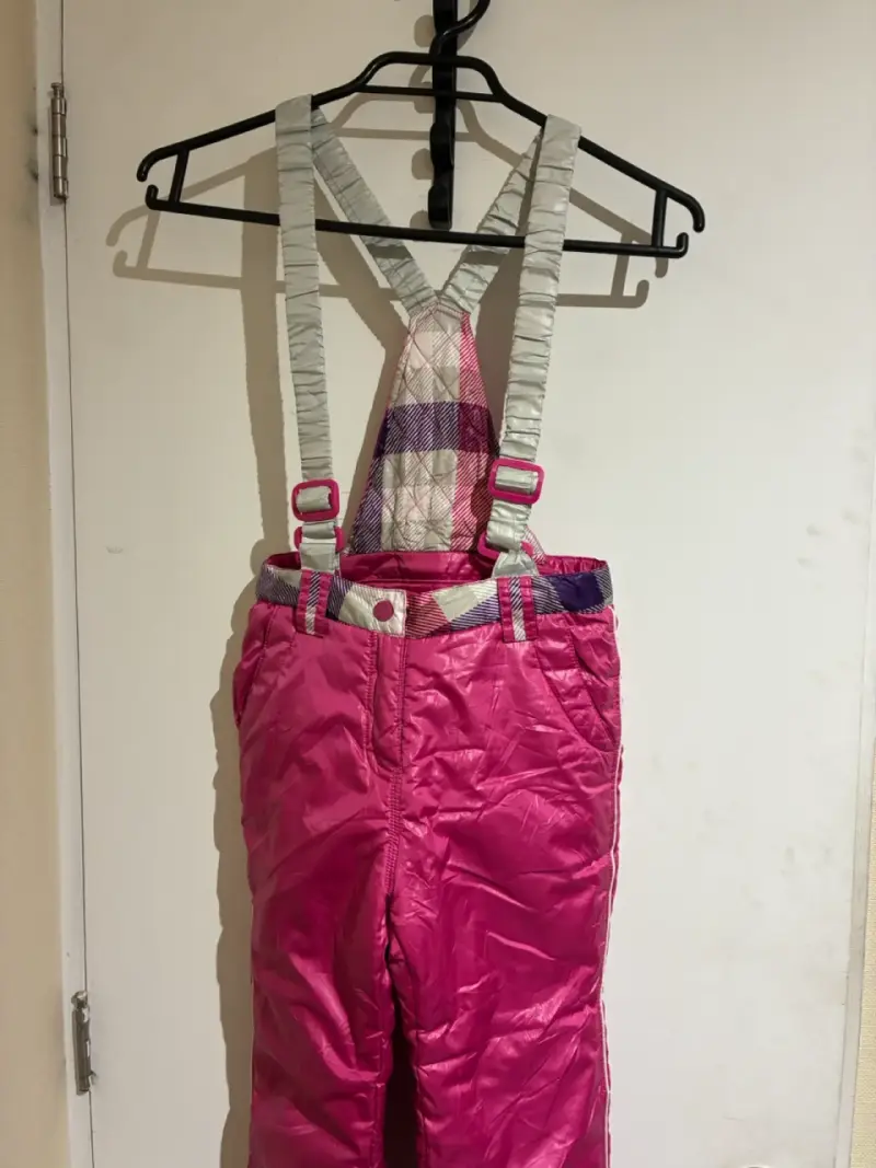 Pantalones de nieve para niña color fucsia con tirantes - 2