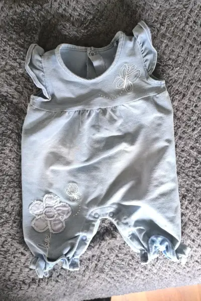 Conjunto de ropa para bebé con enteritos y body - miniatura 3