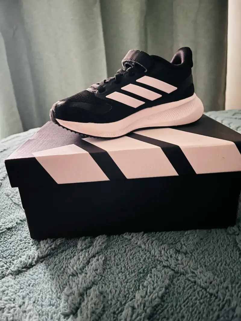 Zapatillas deportivas negras Adidas para niño - 1