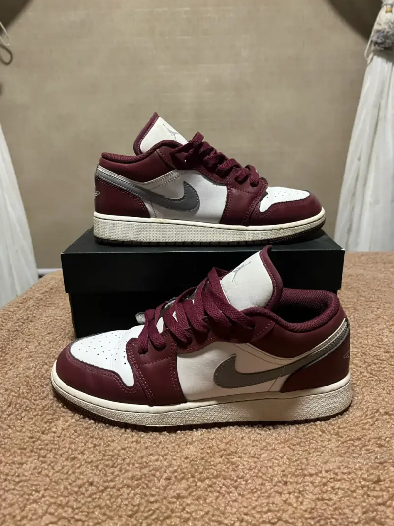 Zapatillas deportivas Nike Air Jordan Low burdeos - 2