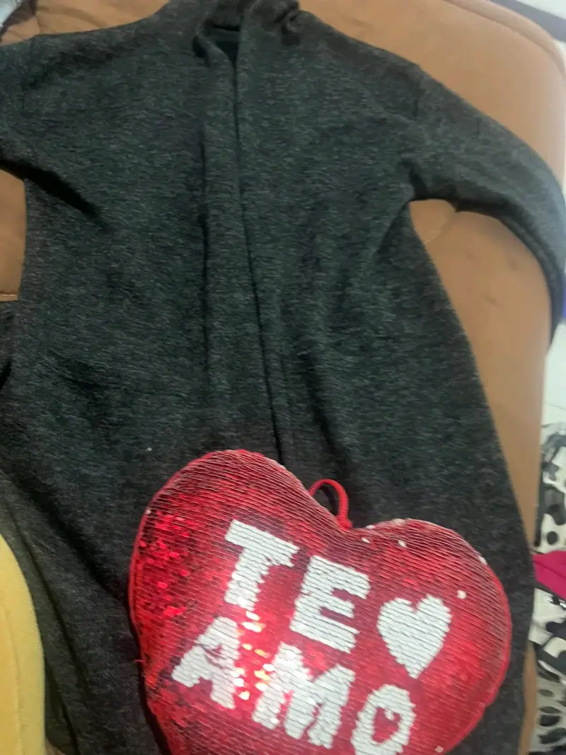 Conjunto de ropa infantil variada