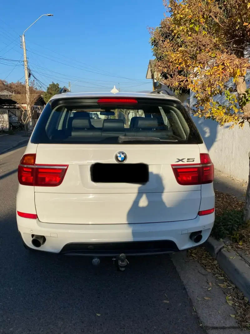 BMW X5 SUV Blanco en Buen Estado - 3
