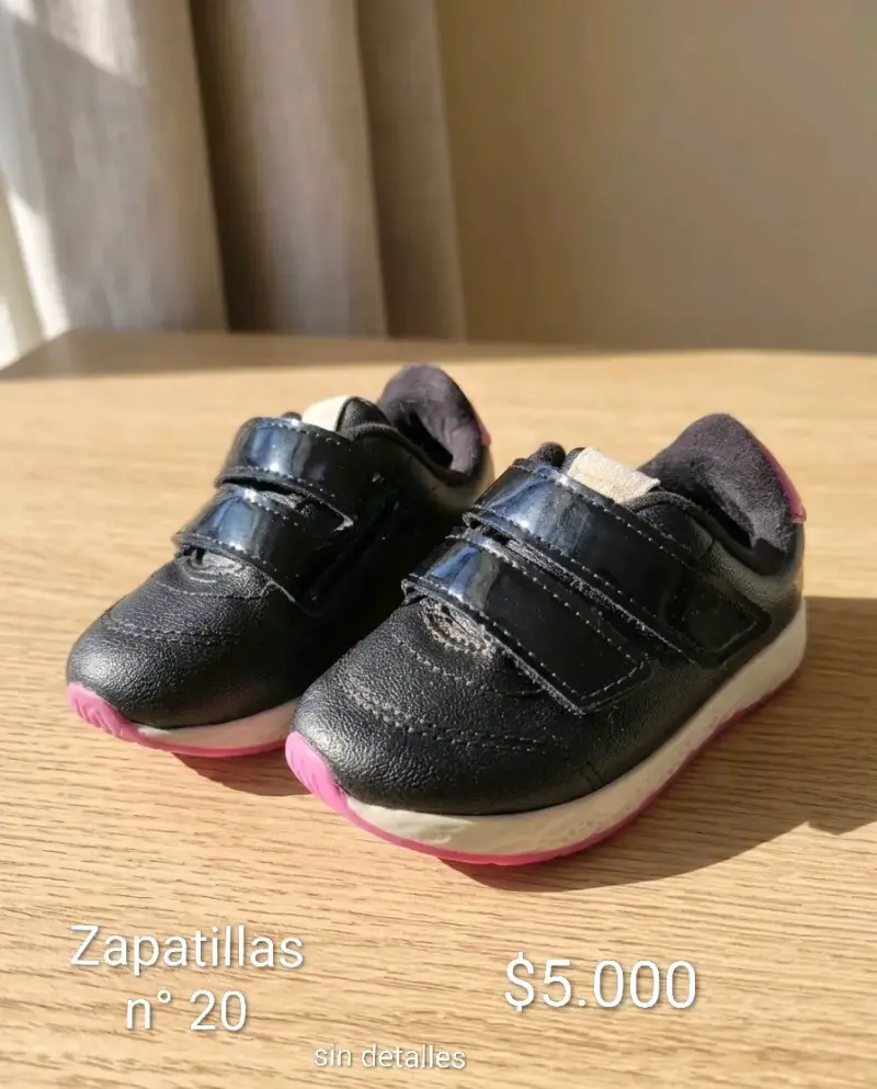 Zapatillas negras con velcro - 2