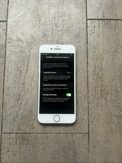 iPhone 8 Blanco en Buen Estado - miniatura 4