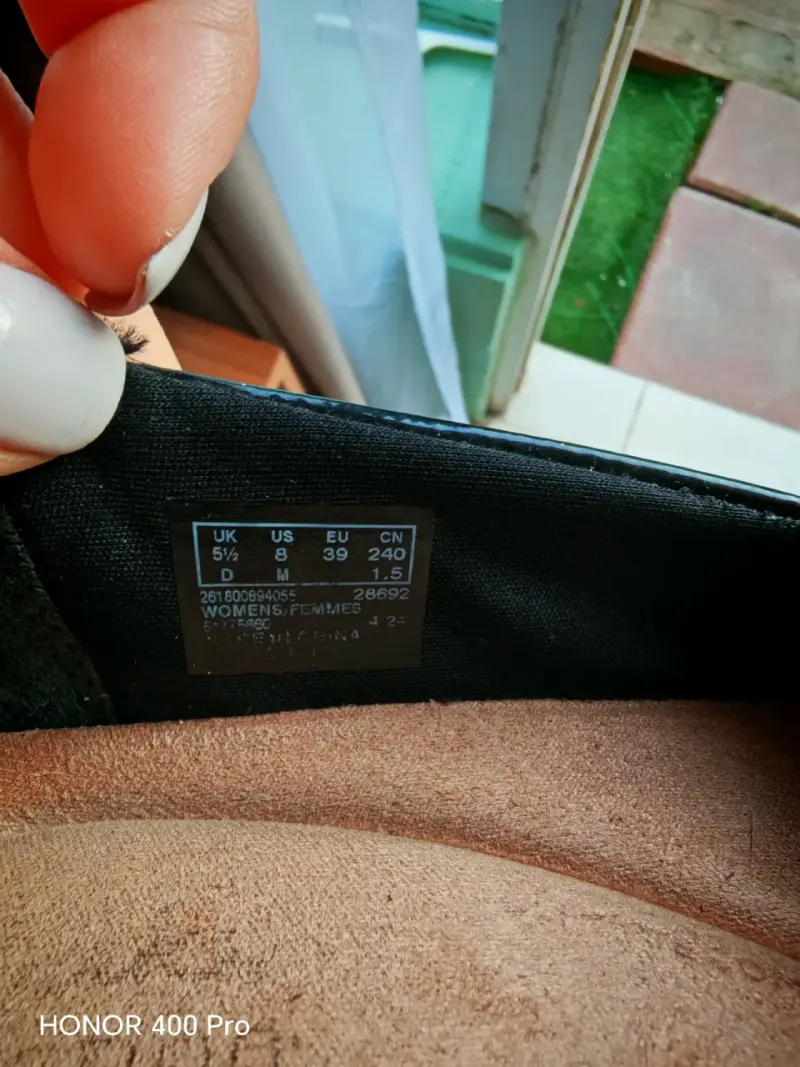 Zapatos de charol negros Clarks para mujer - 3
