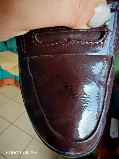 Zapatos de charol negros Clarks para mujer - miniatura 5