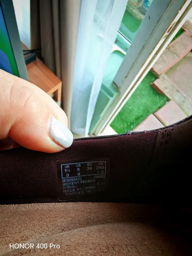 Zapatos de charol negros Clarks para mujer - 6