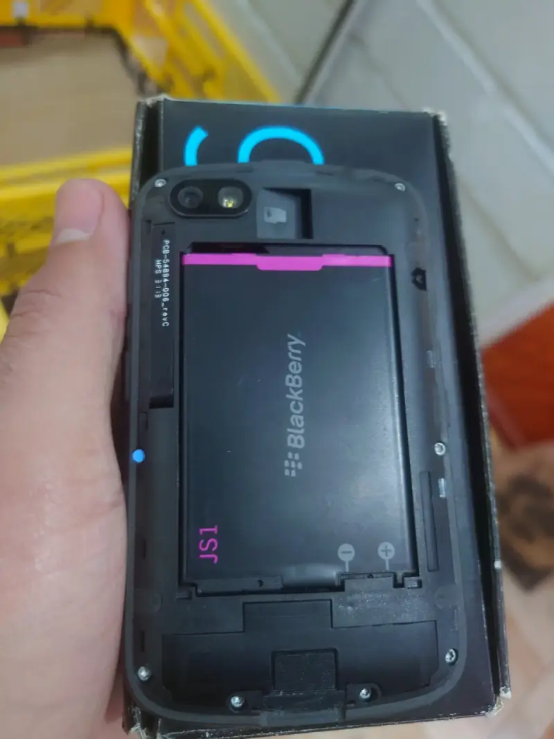 BlackBerry 9720 con caja - 4