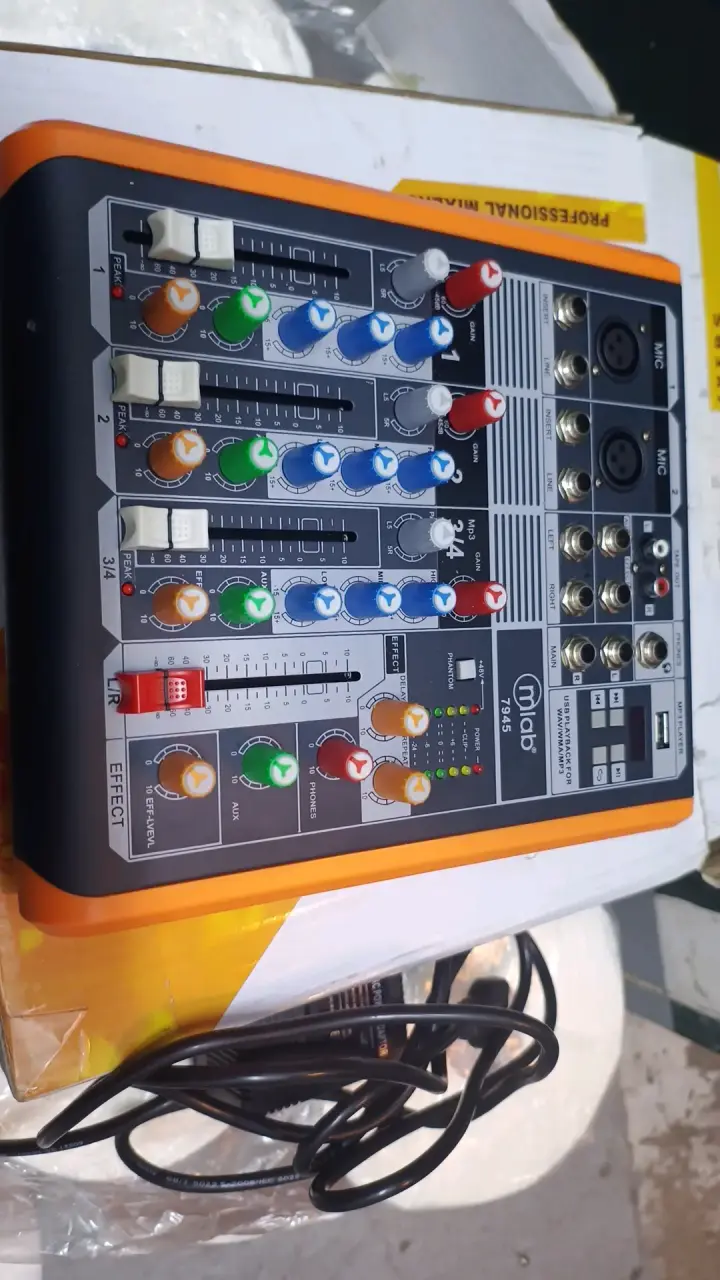 Mezclador de Audio DJ 4 Canales con USB - 2