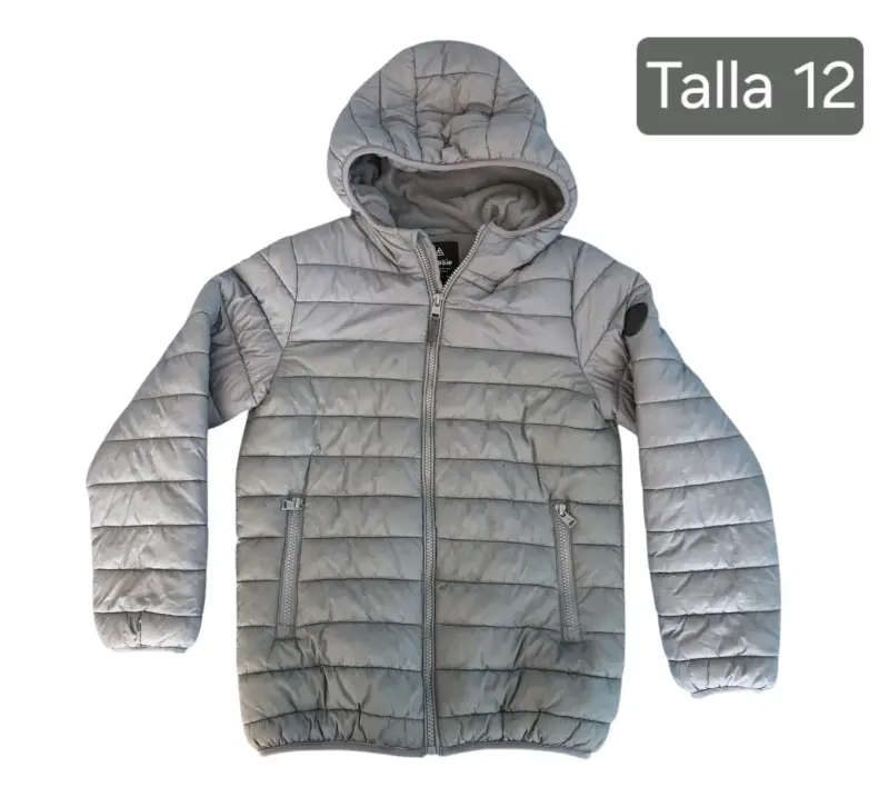 Chaqueta acolchada gris talla 12 para niño