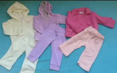 Conjunto de ropa para bebé en varios colores - miniatura 3