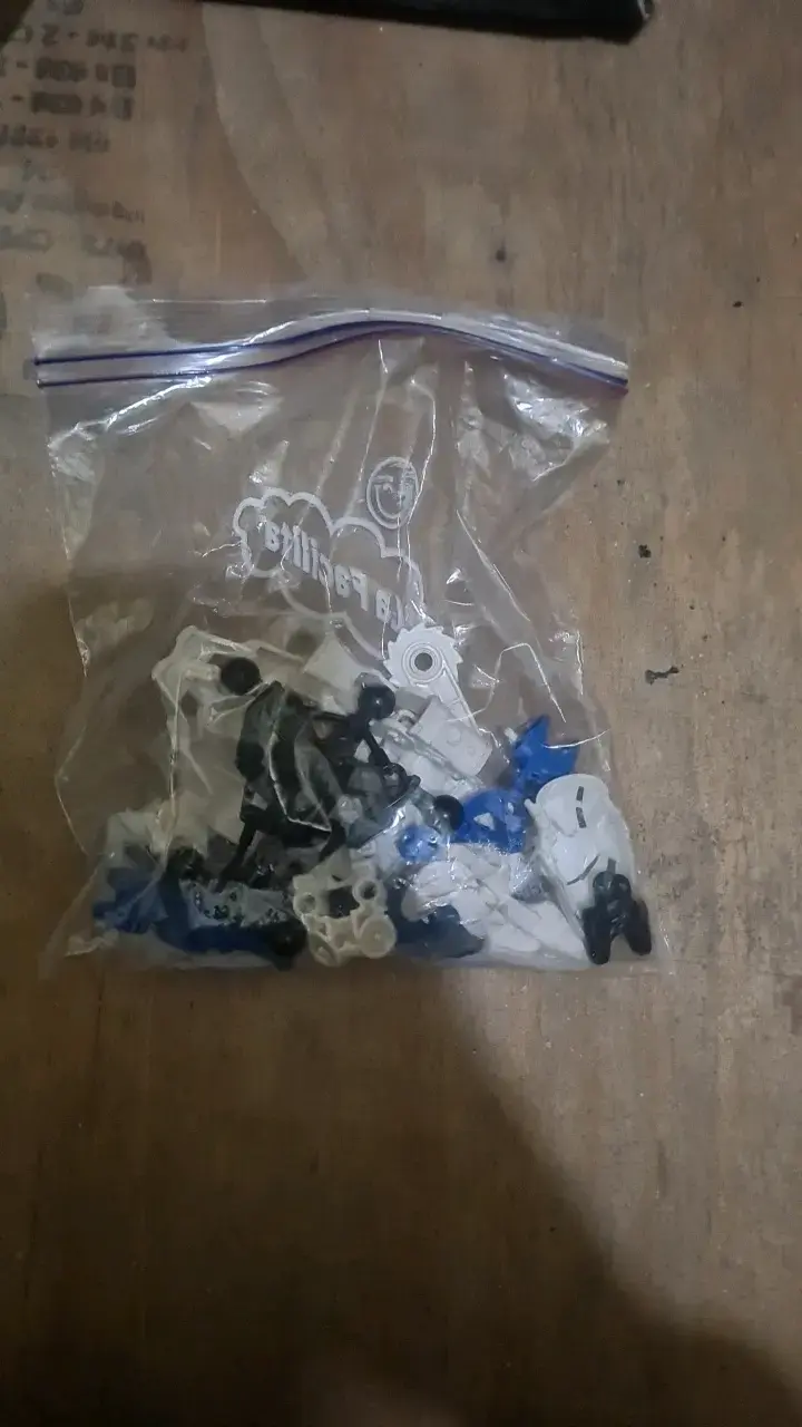 Piezas de construcción de juguete variadas