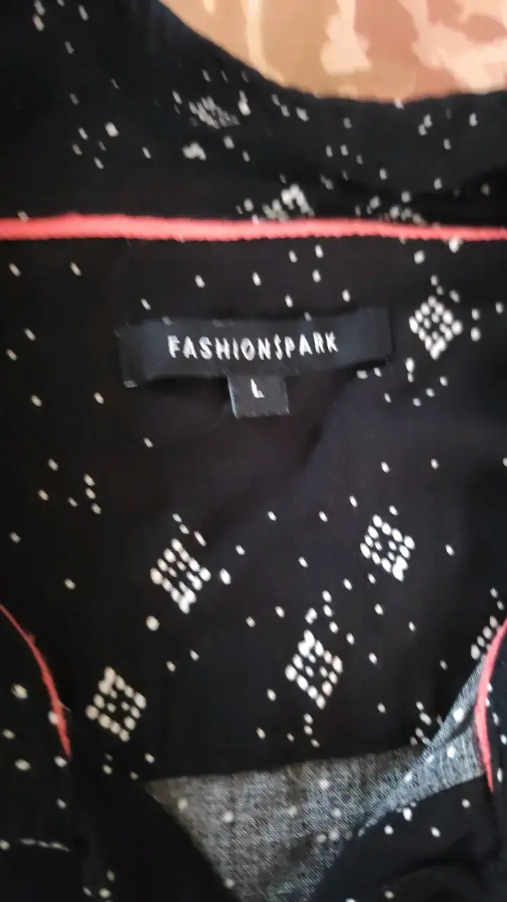Camisa negra estampada FashionSpark para hombre - 2