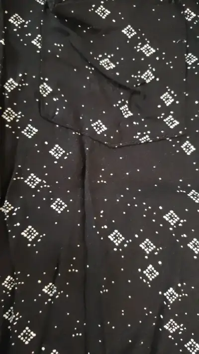 Camisa negra estampada FashionSpark para hombre - miniatura 3