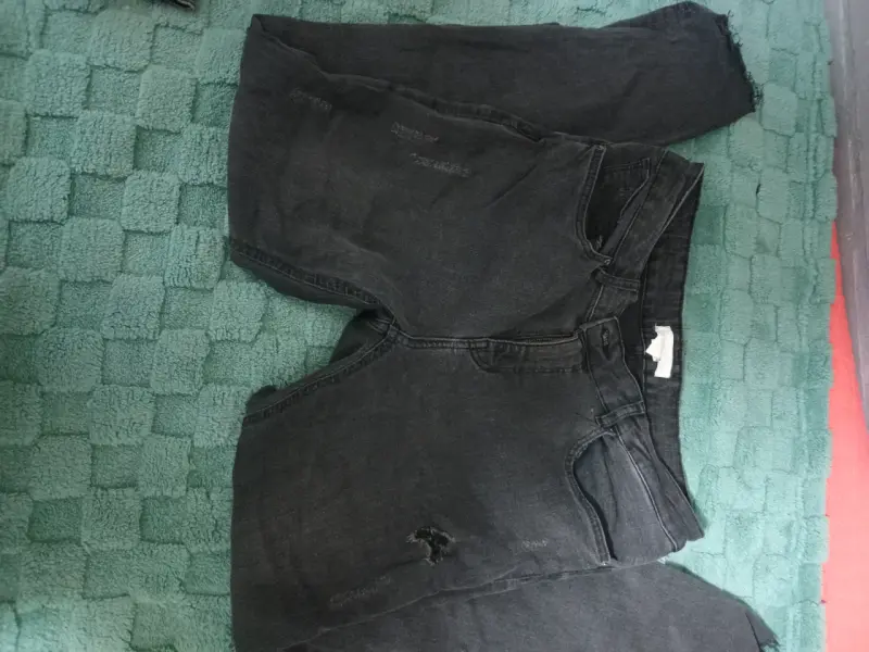 Jeans negrs mujer y top Bershka - 5