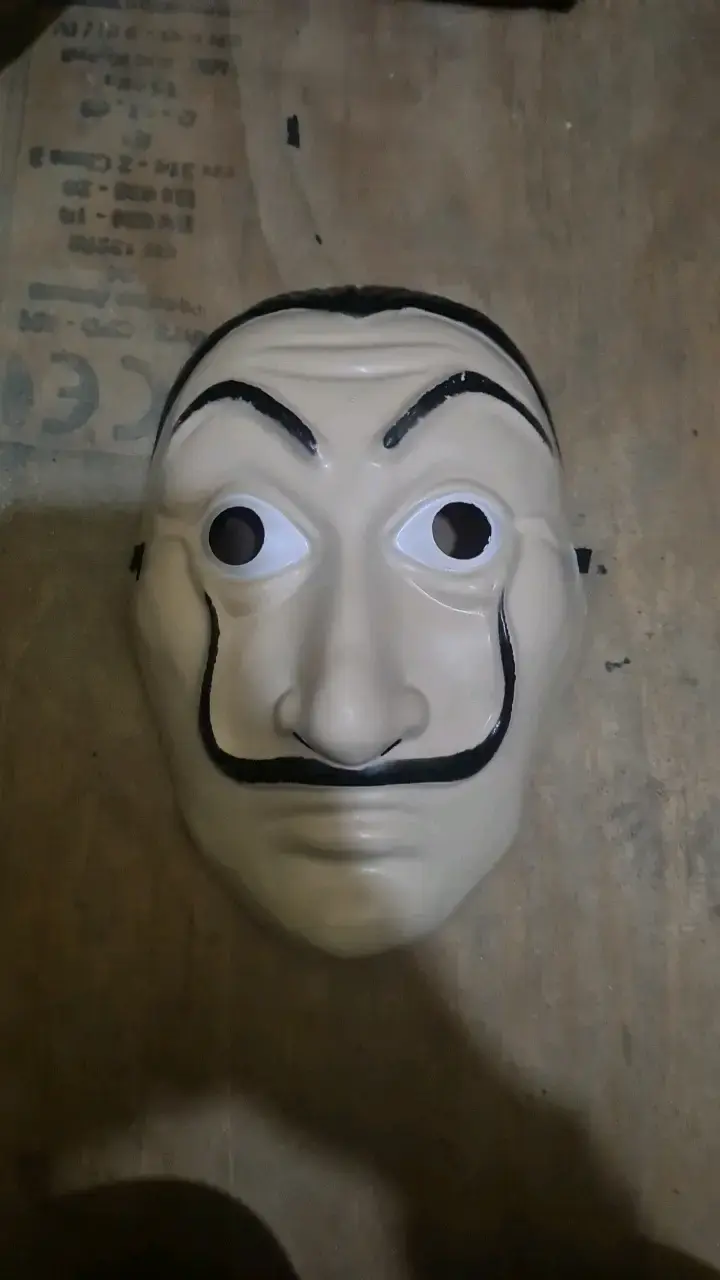 Máscara de disfraz estilo la casa de papel