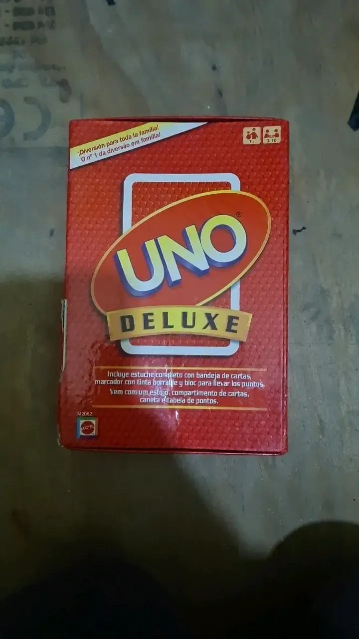 Juego de cartas UNO Deluxe para toda la familia
