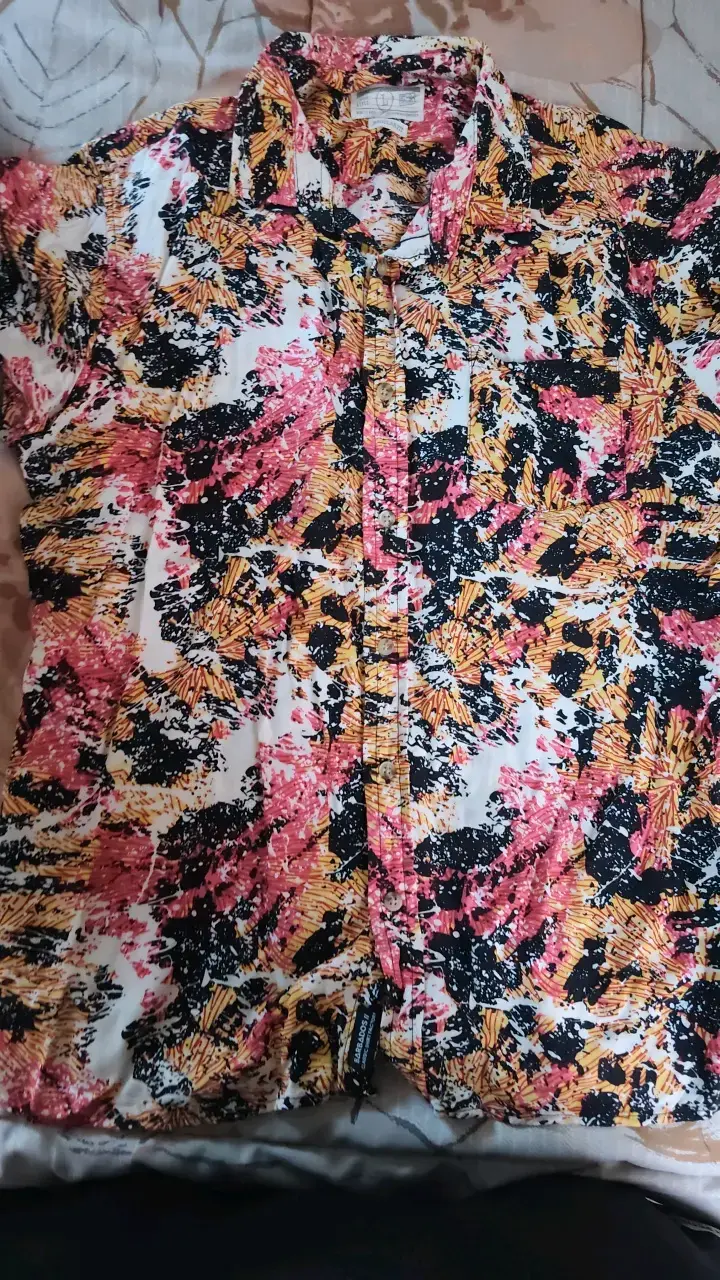 Camisa estampada de manga corta para hombre - 1