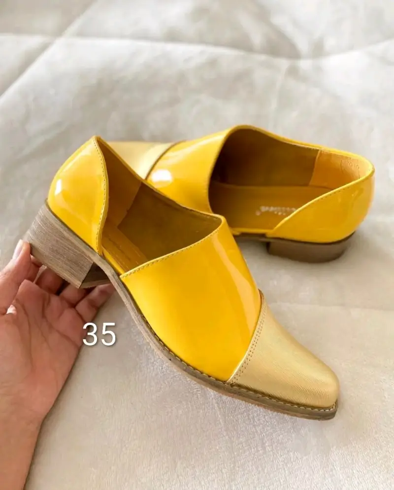 Zapatos amarillos de tacón bajo talla 35