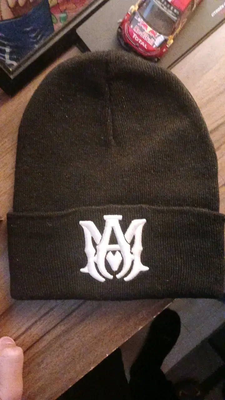 Gorro de lana negro con logo bordado - 1