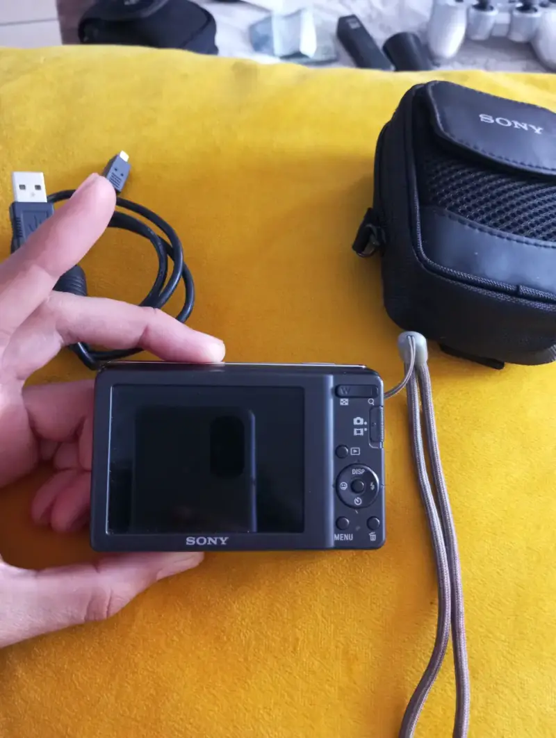Cámara Sony Cyber-shot 12.1 MP + Estuche + tarj 32 - 2