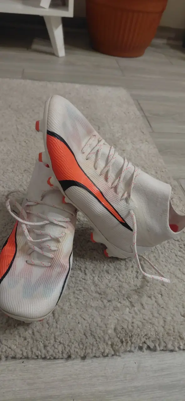 Botines de fútbol Puma Future Z blancos y naranjas - 1