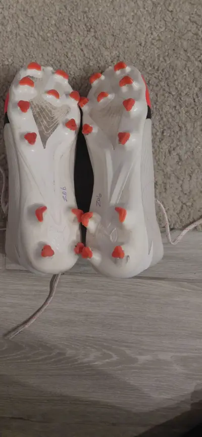 Botines de fútbol Puma Future Z blancos y naranjas - miniatura 3