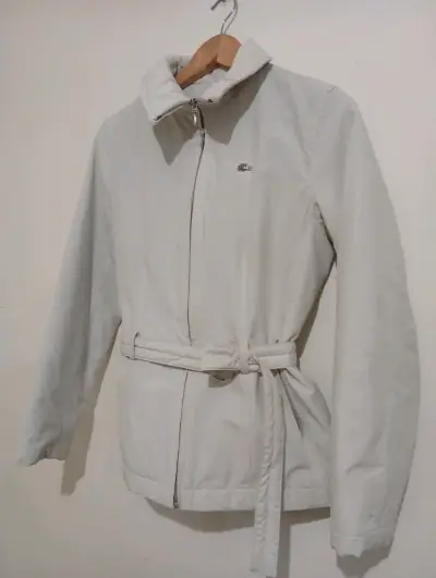Chaqueta Lacoste con cinturón talla s - miniatura 1