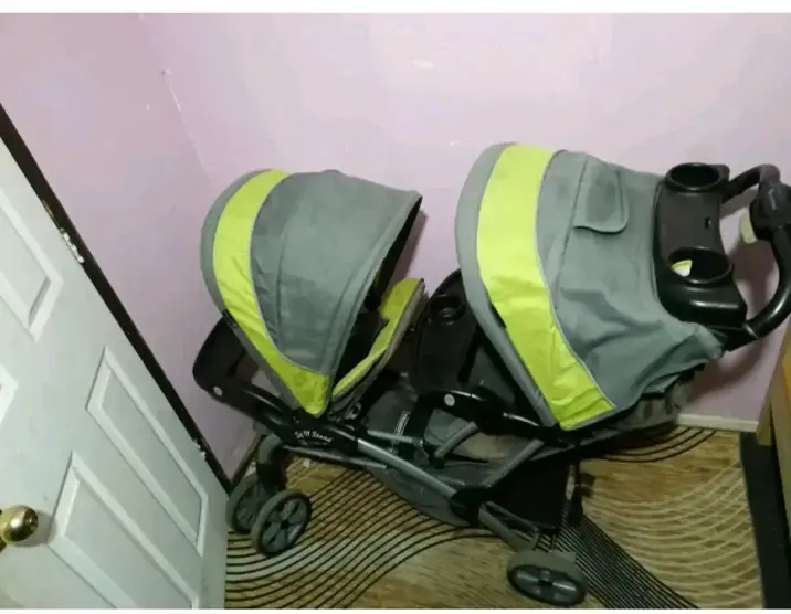 Coche doble para bebé gris y verde - 1