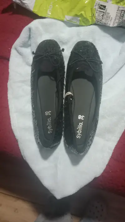 Zapatos planos negros Sybilla con lentejuelas - miniatura 1