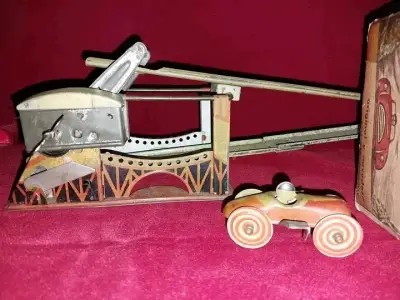 Juguete vintage Auto Acrobata de metal - miniatura 4