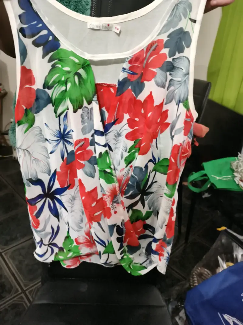 Blusa sin mangas floral Derek Heart - 2