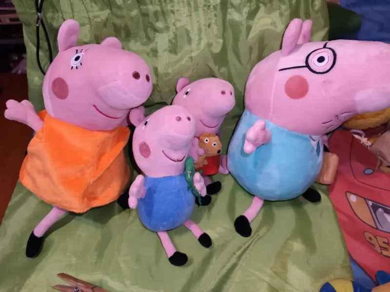 Set de peluches de la familia Peppa Pig - 1