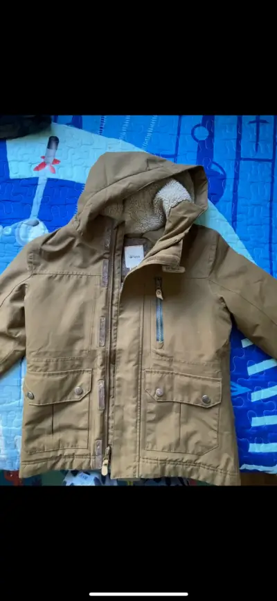 Chaqueta lippi con capucha color caqui - miniatura 1