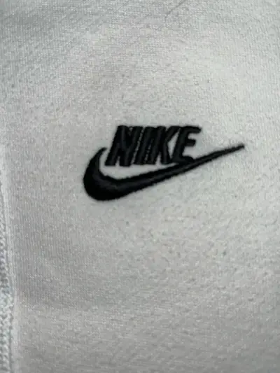 Polerón con capucha blanco Nike - miniatura 2