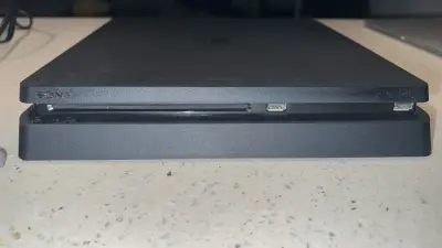 Consola PlayStation 4 Slim + 2 Controles + juegos - miniatura 4
