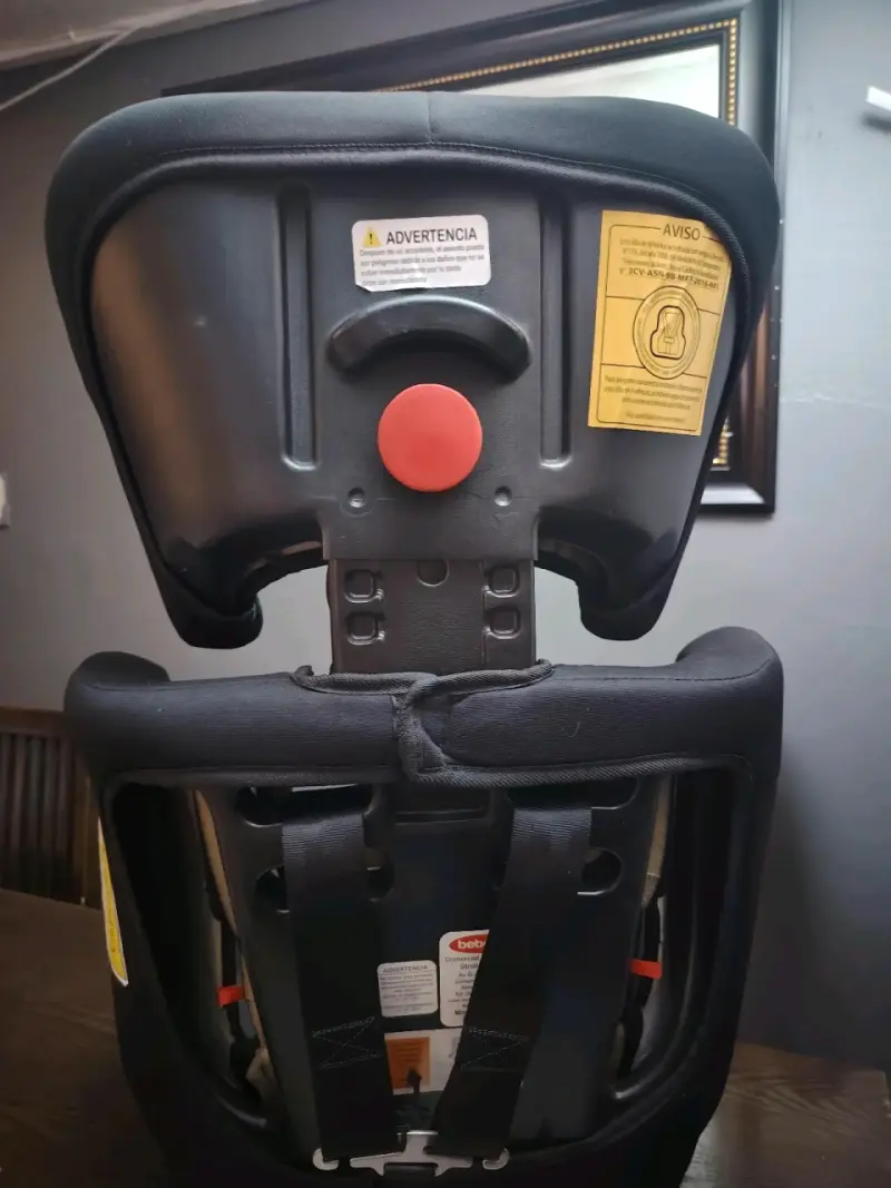 Silla de Auto Bebesit Negra con Detalles Rojos - 3