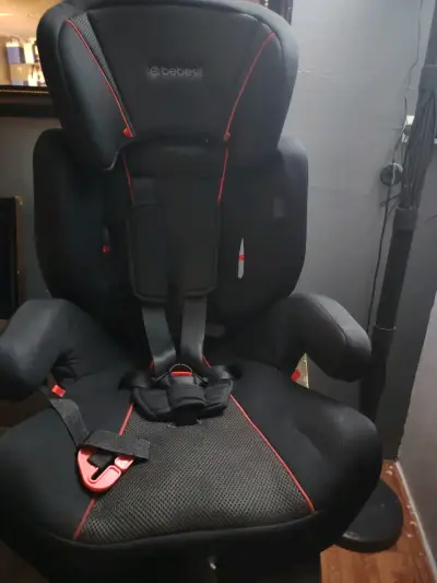 Silla de Auto Bebesit Negra con Detalles Rojos - miniatura 5