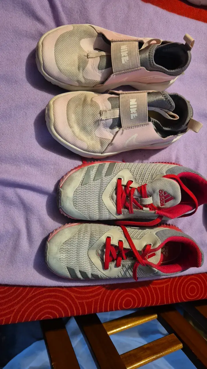 Zapatillas deportivas Nike y Adidas para niños - 1