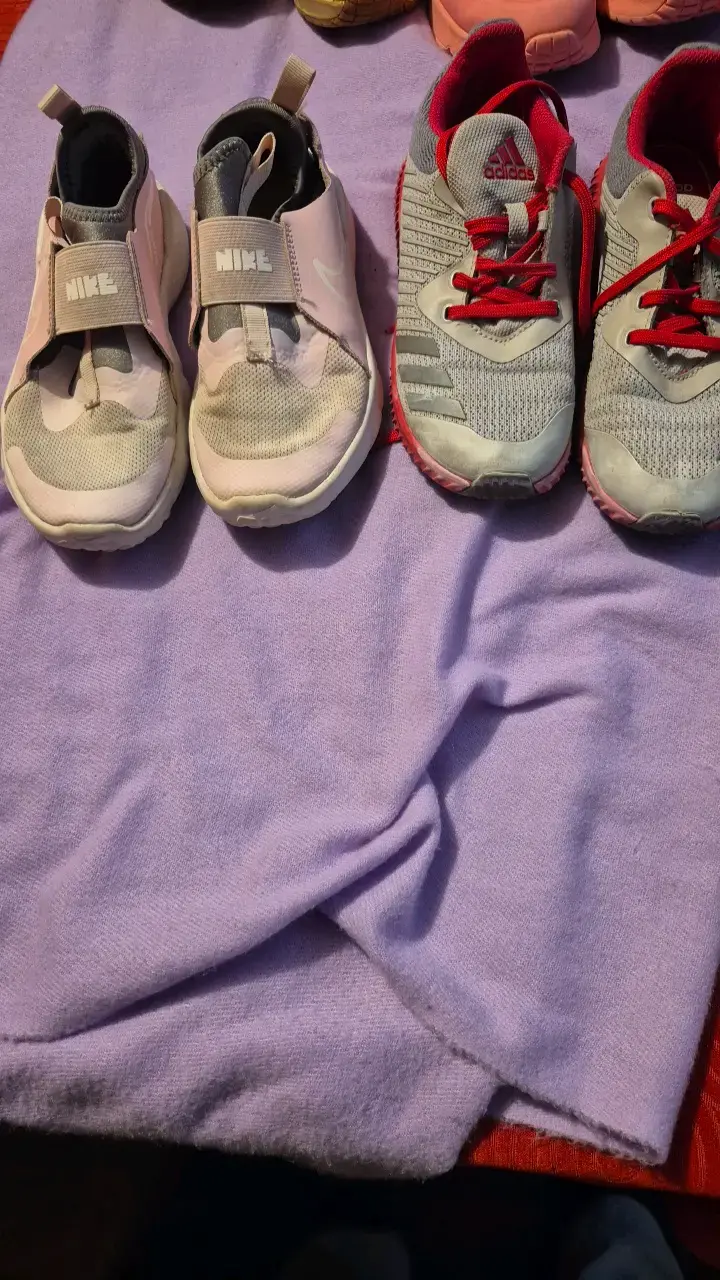Zapatillas deportivas Nike y Adidas para niños - 2