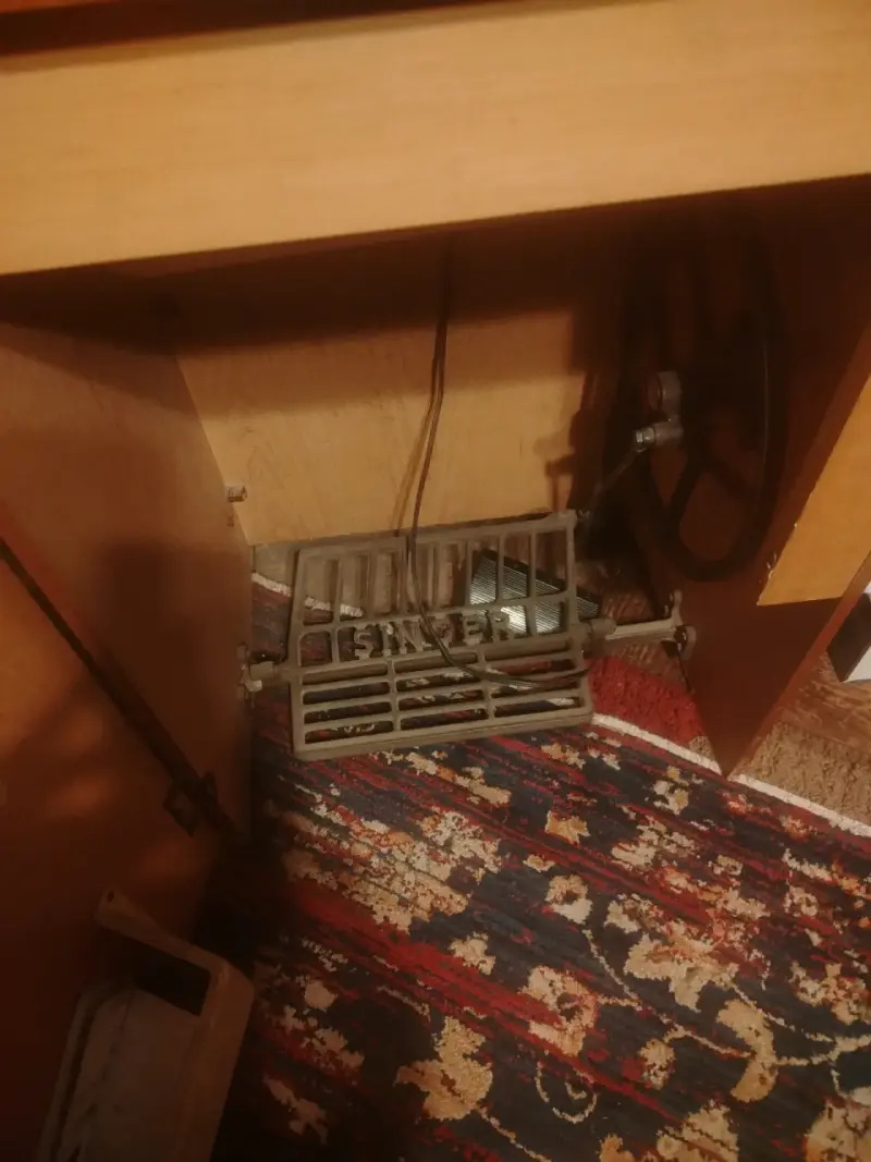 Máquina de Coser Singer 268 con Mueble - 6