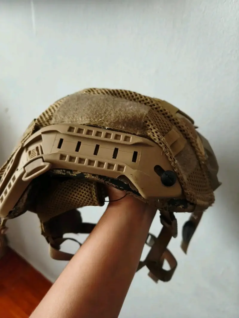 Casco balistico táctico militar con malla camuflad - 1