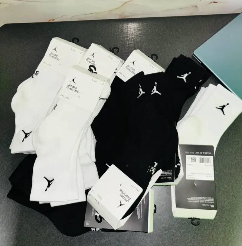 Calcetines Jordan Everyday blancos y negros - 5